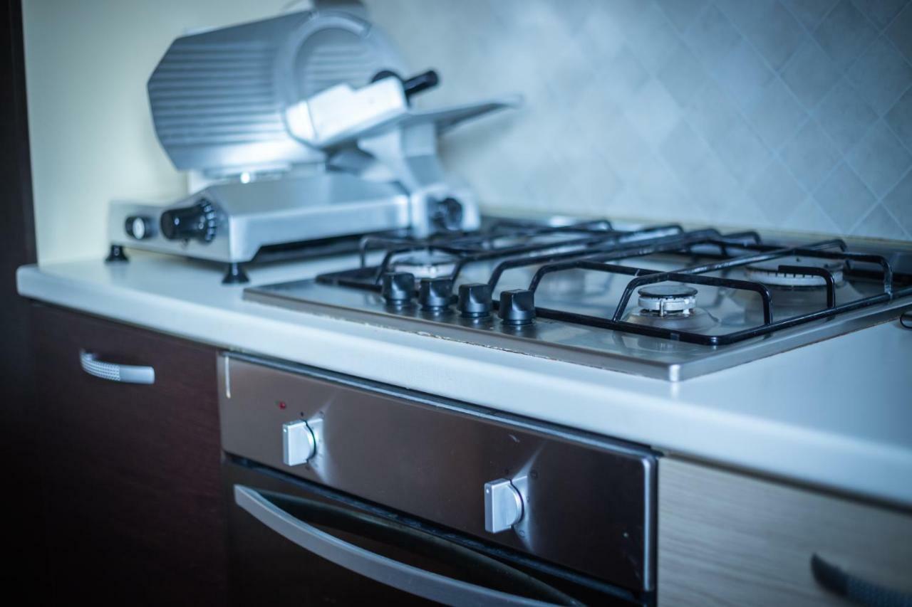 דירות ראבנה Cinematic Modern Flat, 100 Mt Da Ospedale מראה חיצוני תמונה