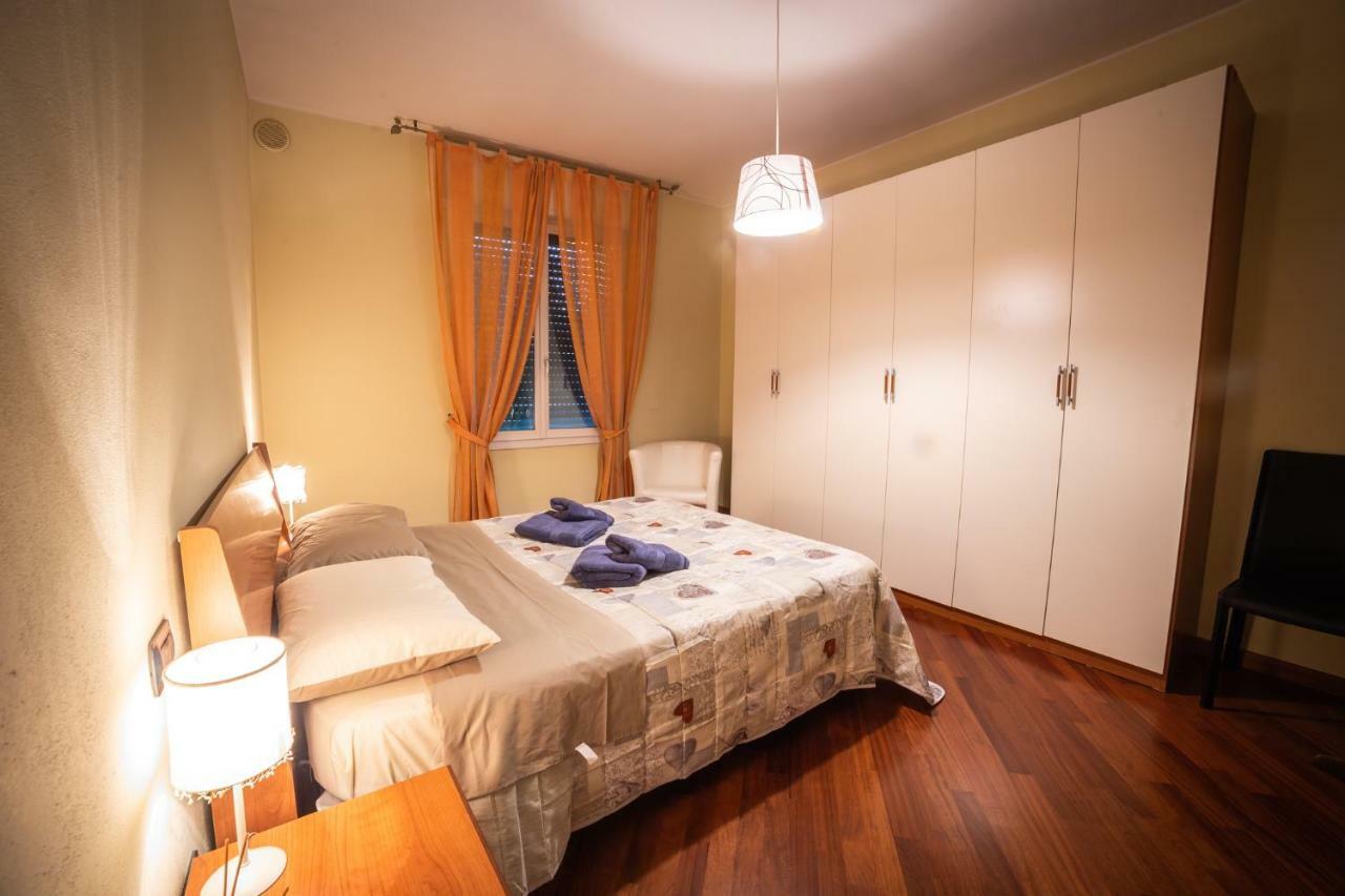 דירות ראבנה Cinematic Modern Flat, 100 Mt Da Ospedale מראה חיצוני תמונה